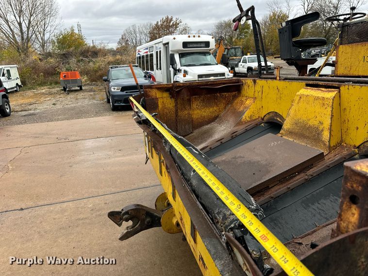 image for item DT2118 Etnyer  chip spreader