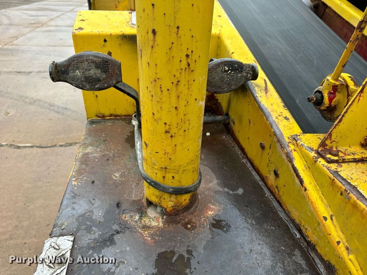 image for item DT2118 Etnyer  chip spreader