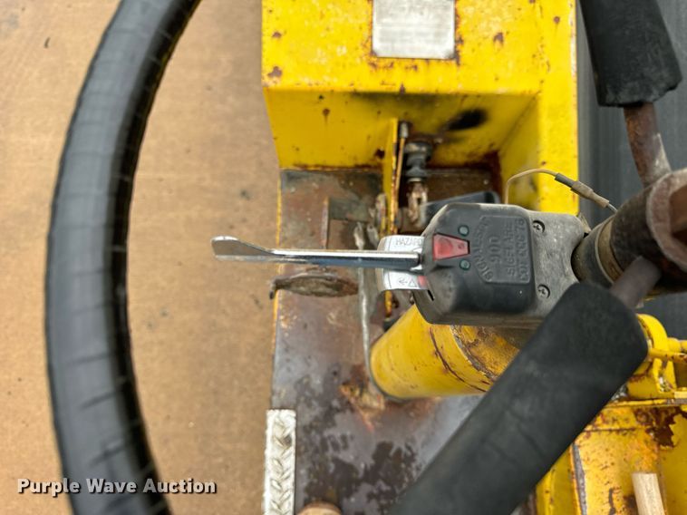 image for item DT2118 Etnyer  chip spreader