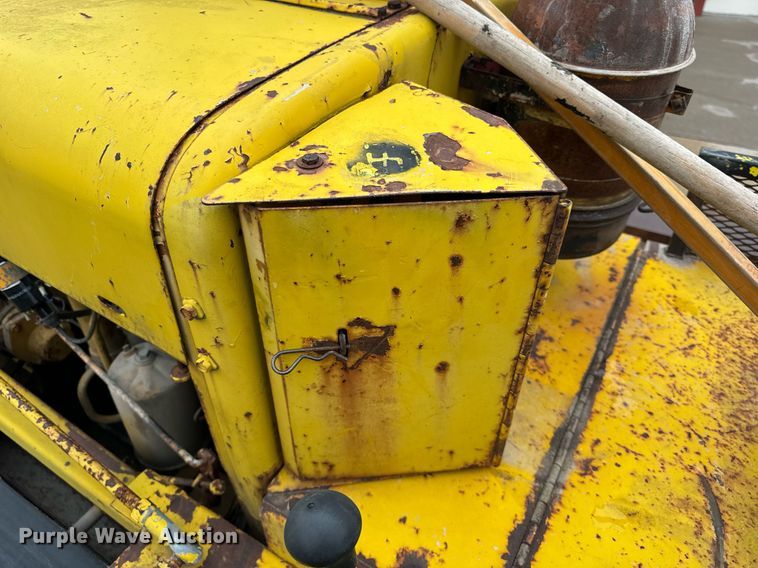 image for item DT2118 Etnyer  chip spreader