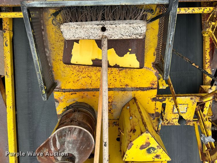 image for item DT2118 Etnyer  chip spreader