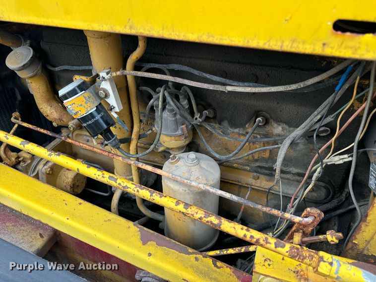 image for item DT2118 Etnyer  chip spreader