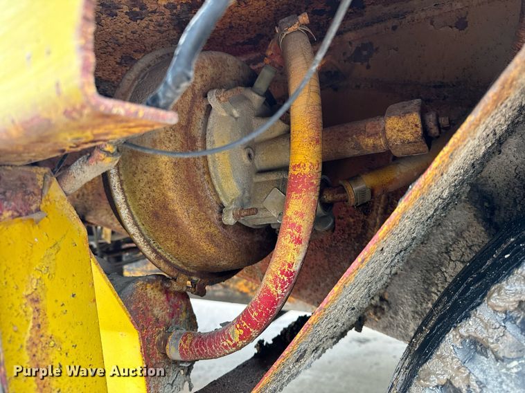 image for item DT2118 Etnyer  chip spreader