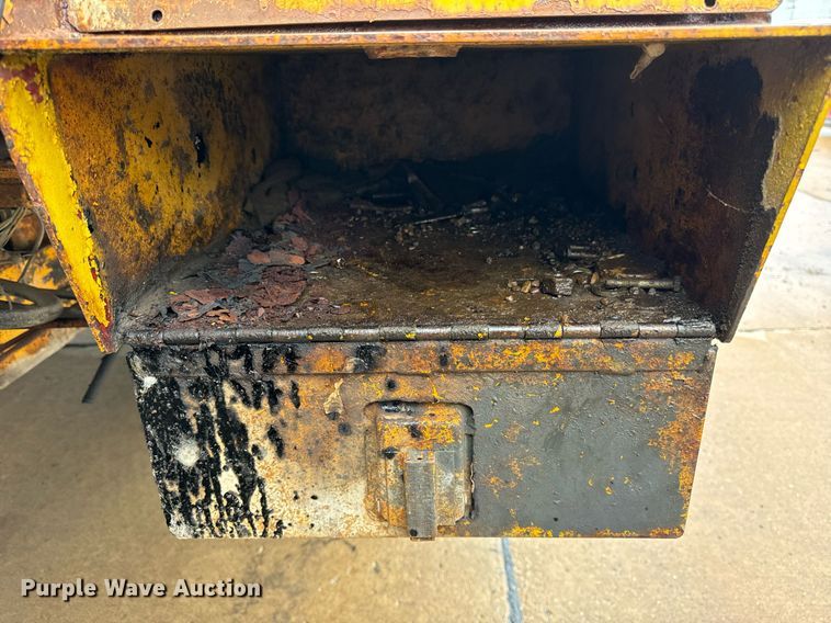 image for item DT2118 Etnyer  chip spreader