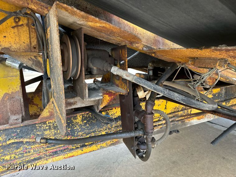 image for item DT2118 Etnyer  chip spreader