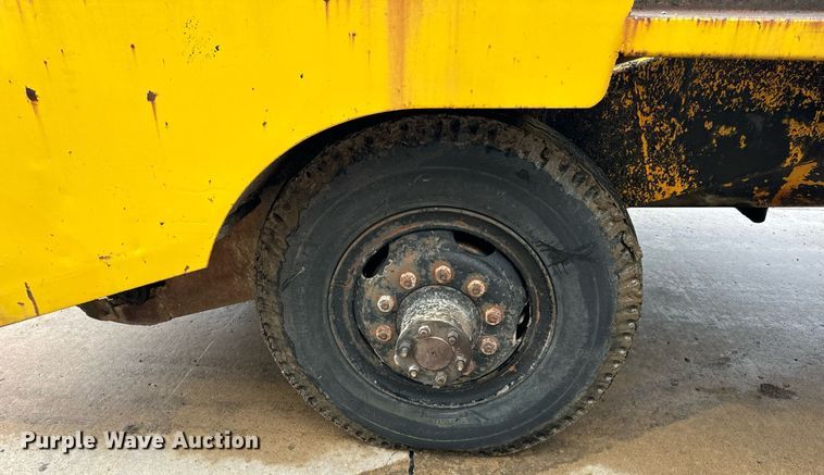 image for item DT2118 Etnyer  chip spreader