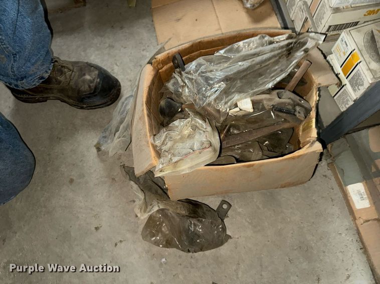 image for item DT2118 Etnyer  chip spreader