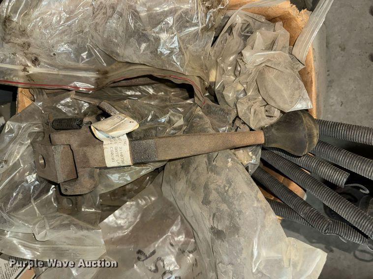 image for item DT2118 Etnyer  chip spreader