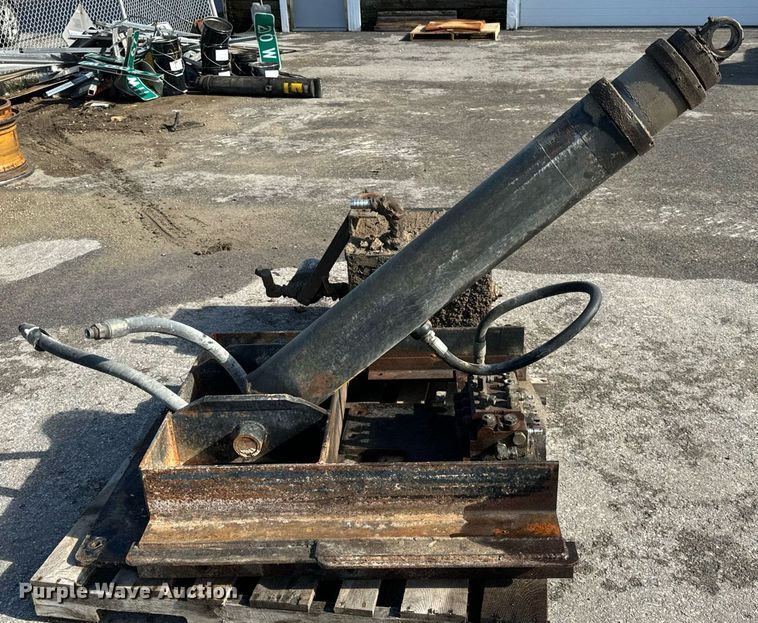 image for item DT2122 Dump bed hoist 