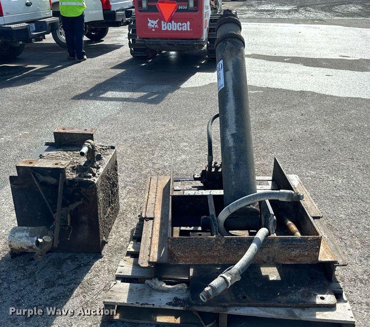 image for item DT2122 Dump bed hoist 