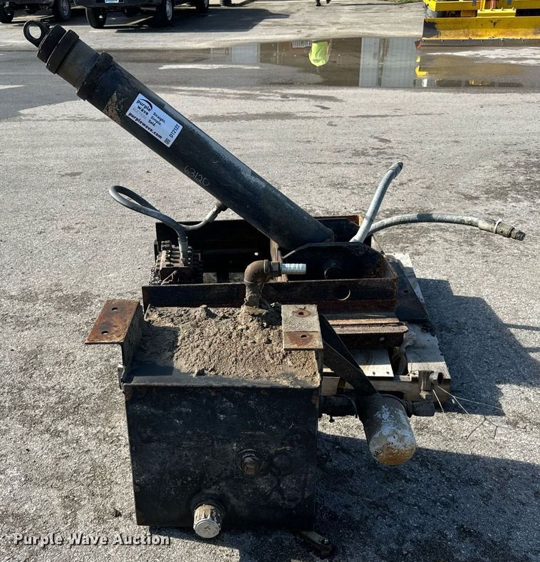 image for item DT2122 Dump bed hoist 