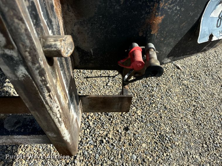 image for item DT2123 2009 Sterling L9500 truck cab and chassis