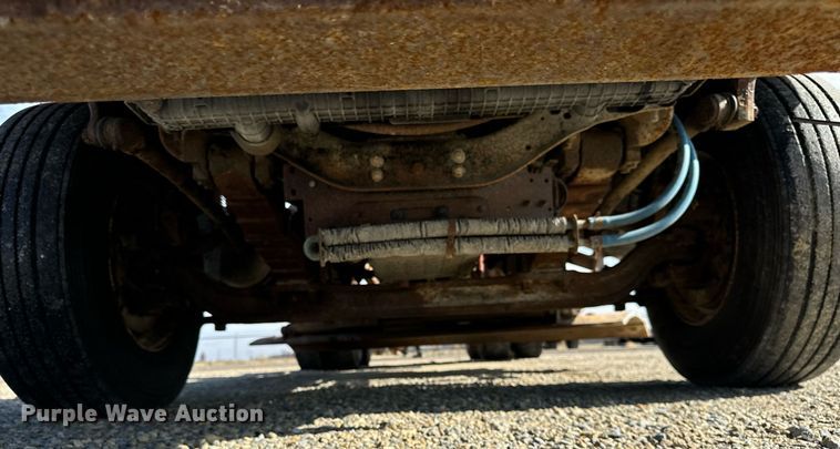 image for item DT2123 2009 Sterling L9500 truck cab and chassis