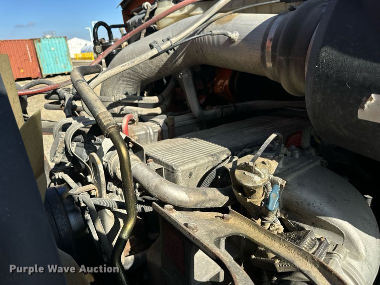 image for item DT2123 2009 Sterling L9500 truck cab and chassis