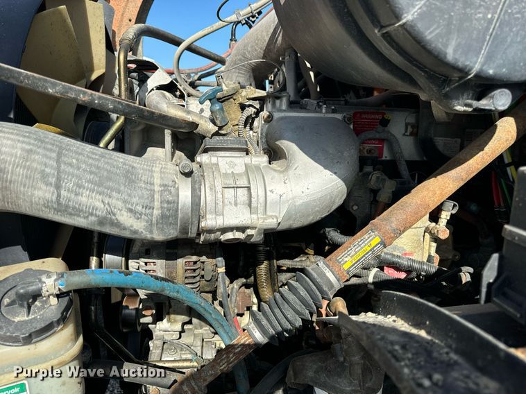 image for item DT2123 2009 Sterling L9500 truck cab and chassis