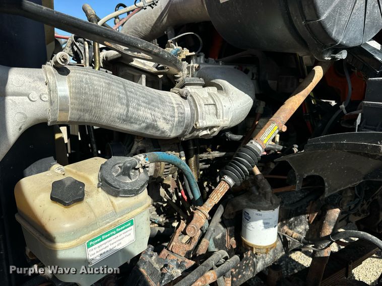 image for item DT2123 2009 Sterling L9500 truck cab and chassis