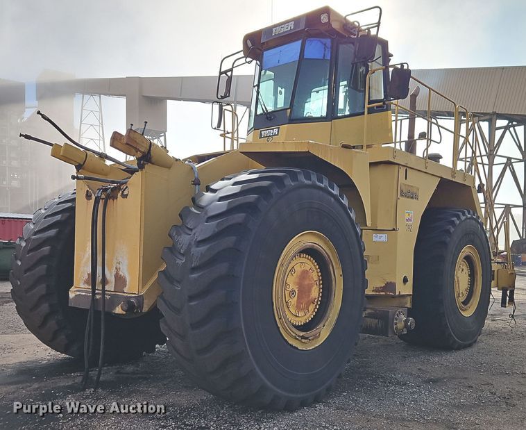 image for item DT7541 1995 Caterpillar 990 dozer