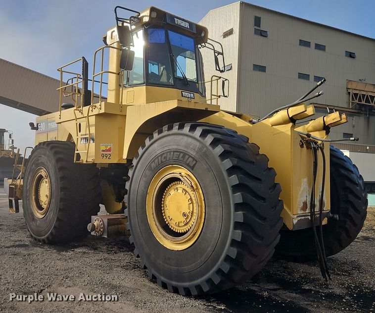 image for item DT7541 1995 Caterpillar 990 dozer