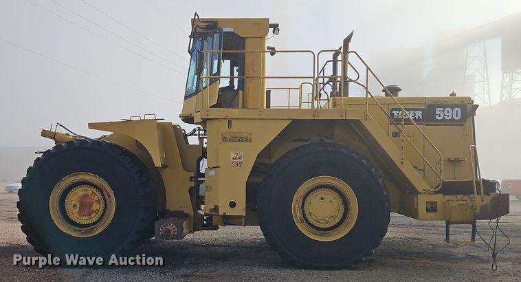 image for item DT7541 1995 Caterpillar 990 dozer