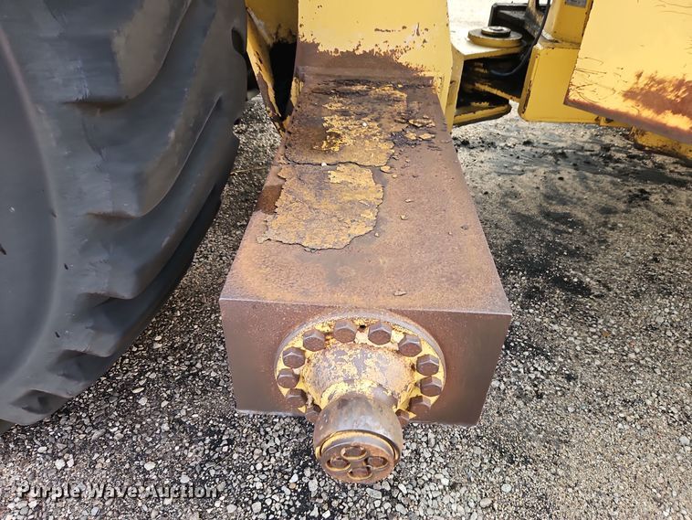 image for item DT7541 1995 Caterpillar 990 dozer
