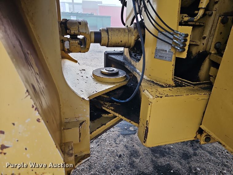 image for item DT7541 1995 Caterpillar 990 dozer