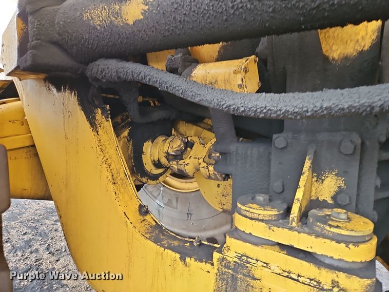 image for item DT7541 1995 Caterpillar 990 dozer