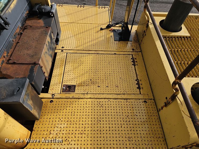 image for item DT7541 1995 Caterpillar 990 dozer