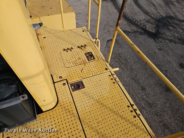 image for item DT7541 1995 Caterpillar 990 dozer