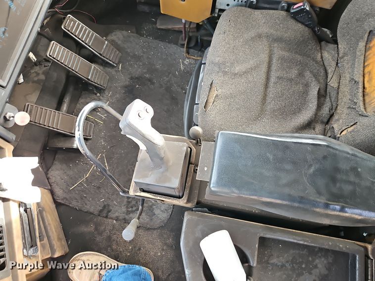 image for item DT7541 1995 Caterpillar 990 dozer