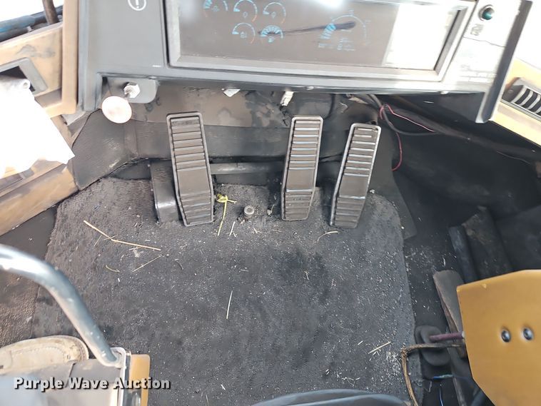 image for item DT7541 1995 Caterpillar 990 dozer