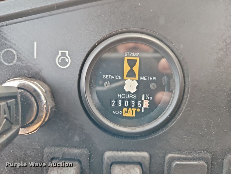 image for item DT7541 1995 Caterpillar 990 dozer