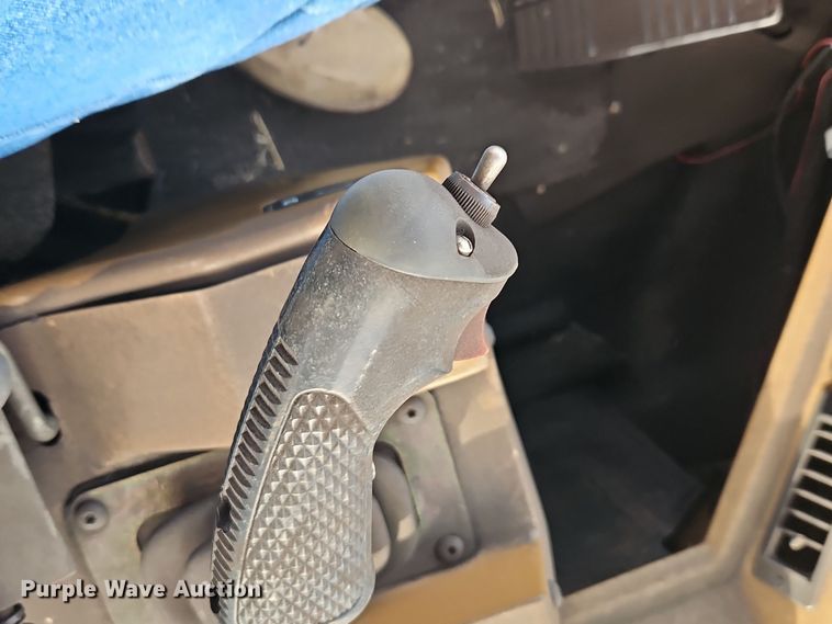 image for item DT7541 1995 Caterpillar 990 dozer