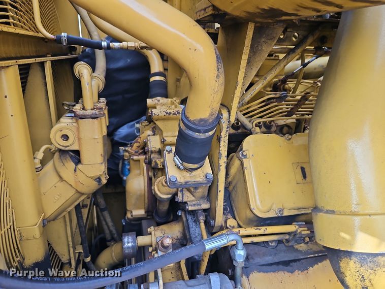 image for item DT7541 1995 Caterpillar 990 dozer