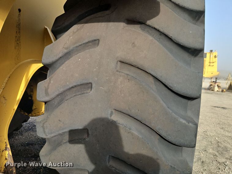 image for item DT7541 1995 Caterpillar 990 dozer