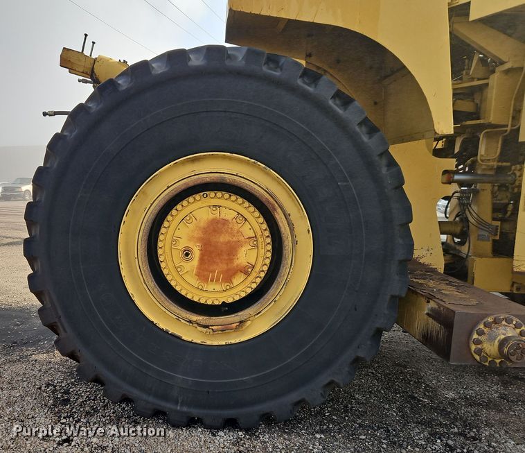 image for item DT7541 1995 Caterpillar 990 dozer