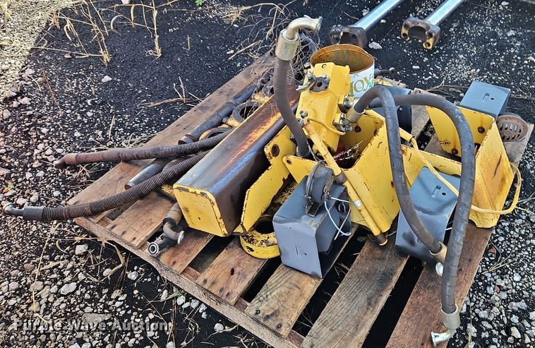 image for item DT7541 1995 Caterpillar 990 dozer