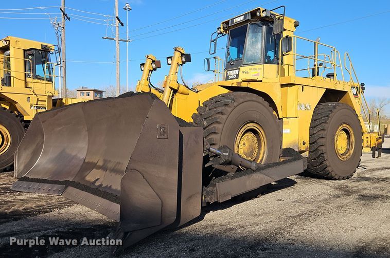 image for item DT7542 1995 Caterpillar 990 dozer