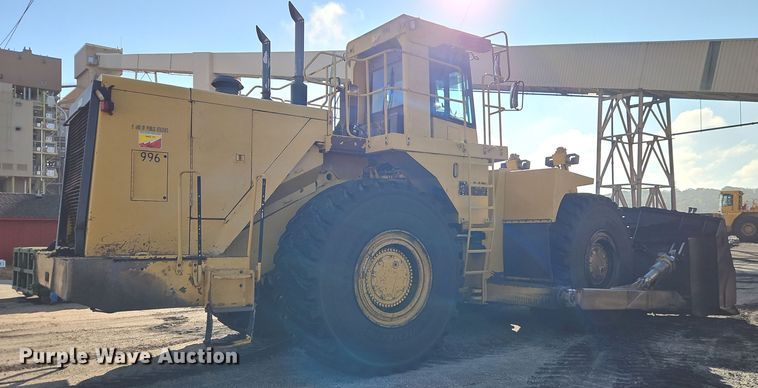 image for item DT7542 1995 Caterpillar 990 dozer