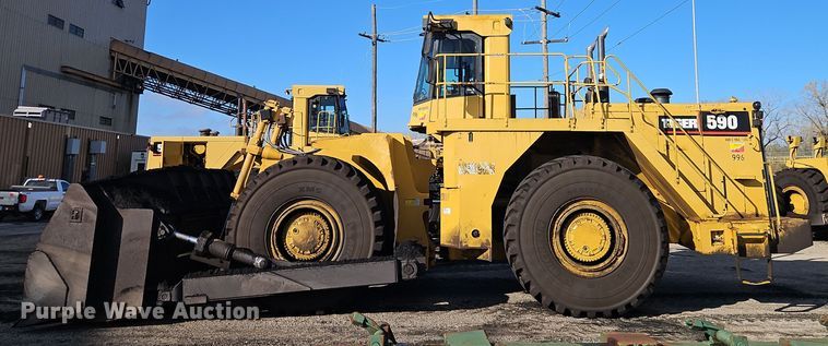 image for item DT7542 1995 Caterpillar 990 dozer