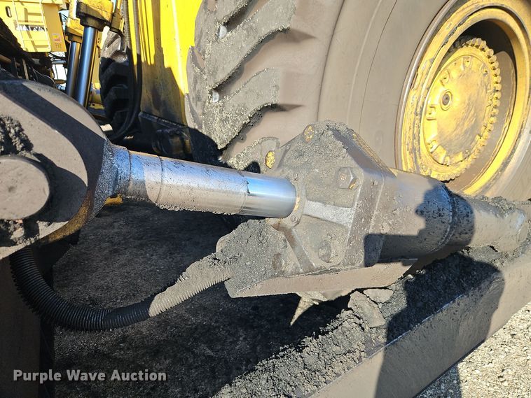 image for item DT7542 1995 Caterpillar 990 dozer