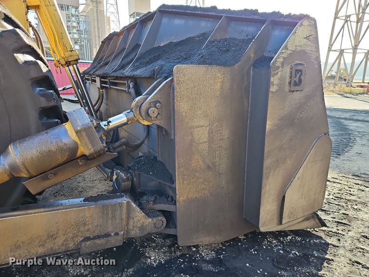 image for item DT7542 1995 Caterpillar 990 dozer