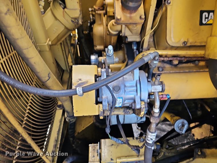 image for item DT7542 1995 Caterpillar 990 dozer