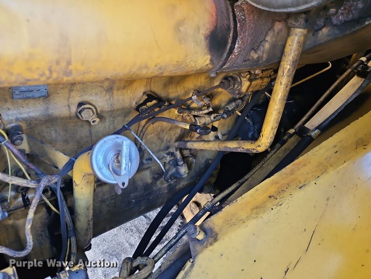 image for item DT7542 1995 Caterpillar 990 dozer