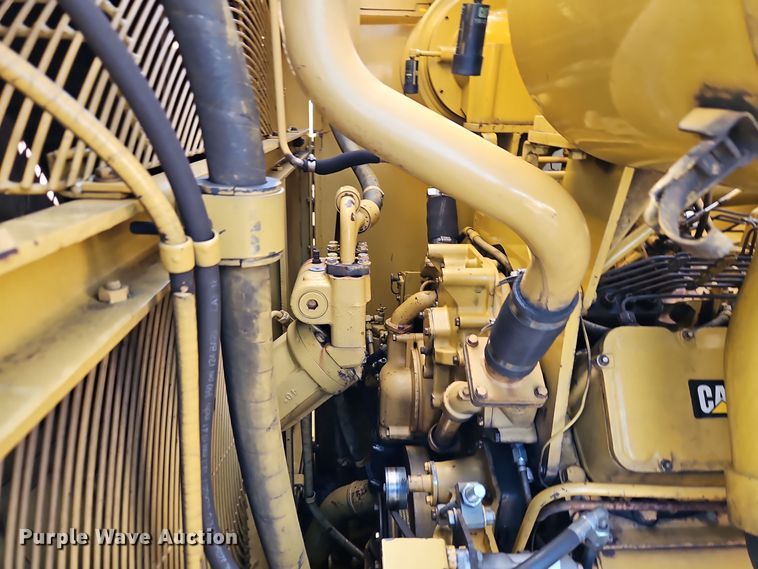 image for item DT7542 1995 Caterpillar 990 dozer