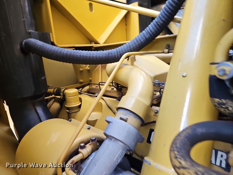 image for item DT7542 1995 Caterpillar 990 dozer