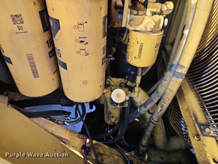 image for item DT7542 1995 Caterpillar 990 dozer