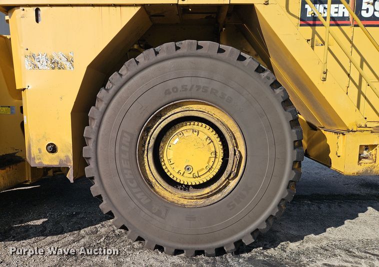 image for item DT7542 1995 Caterpillar 990 dozer