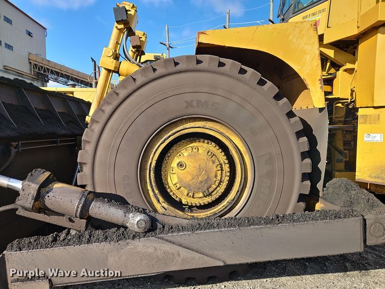 image for item DT7542 1995 Caterpillar 990 dozer