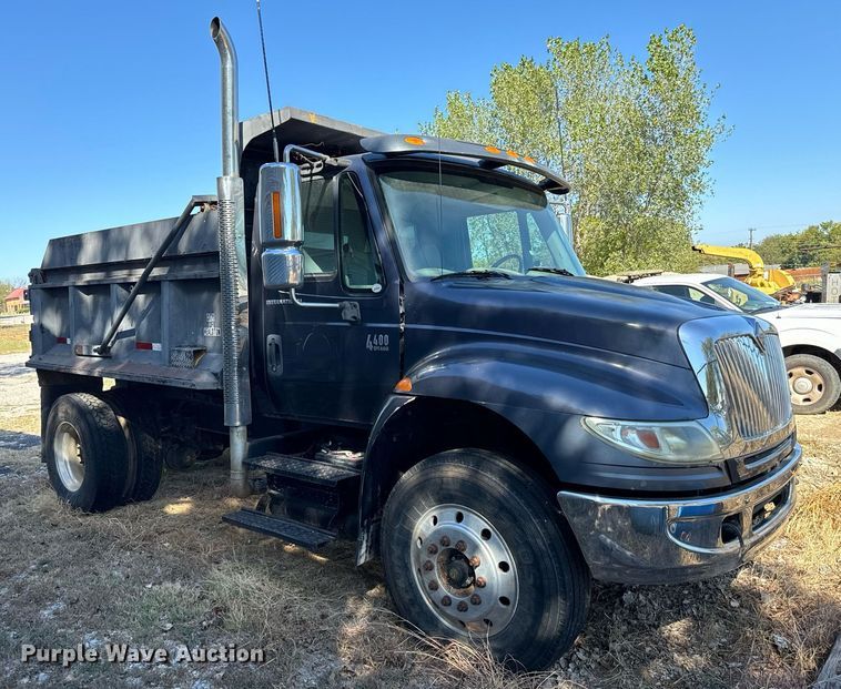 image for item DU3030 2007 International  4400 dump truck
