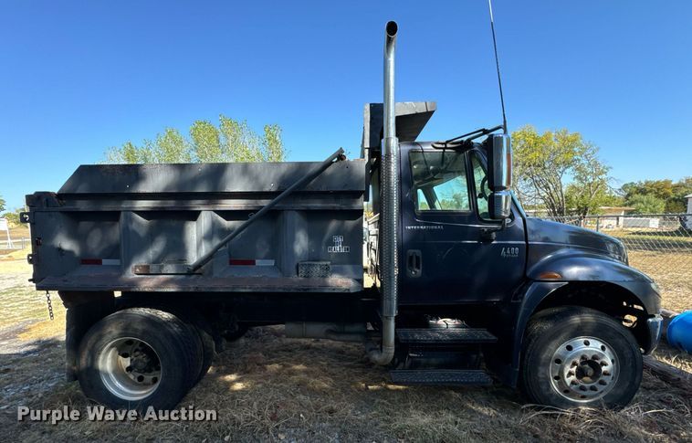 image for item DU3030 2007 International  4400 dump truck